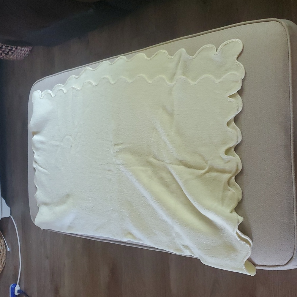 Vintage Christening Gown, Bonnets And Blankets - Picture 14 of 17